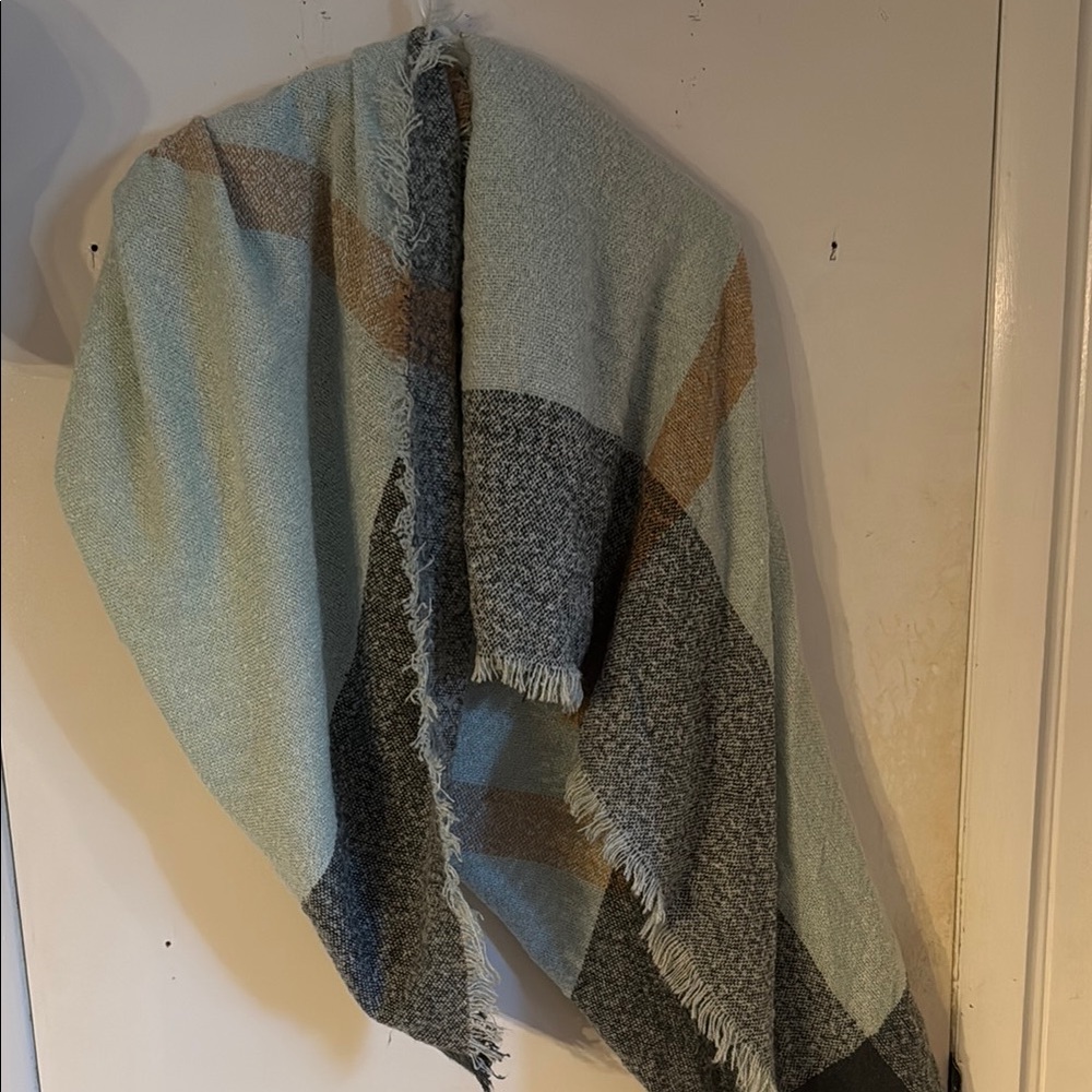 Cozy Multicolor Fringed Scarf